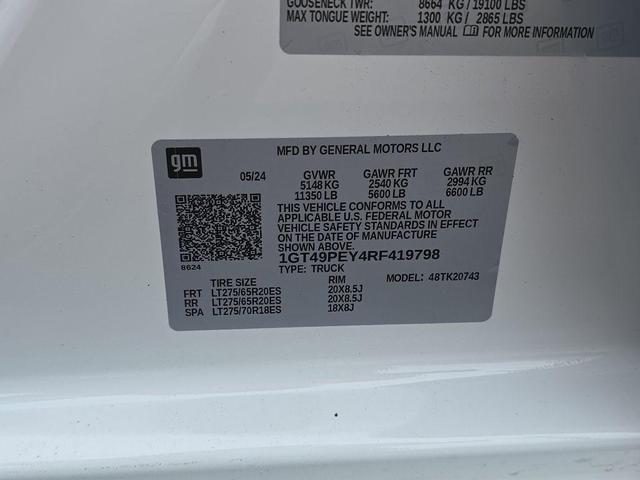 Photo of 2024 Summit White GMC Sierra 2500