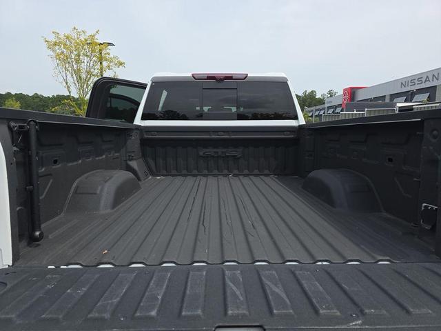 Photo of 2024 Summit White GMC Sierra 2500