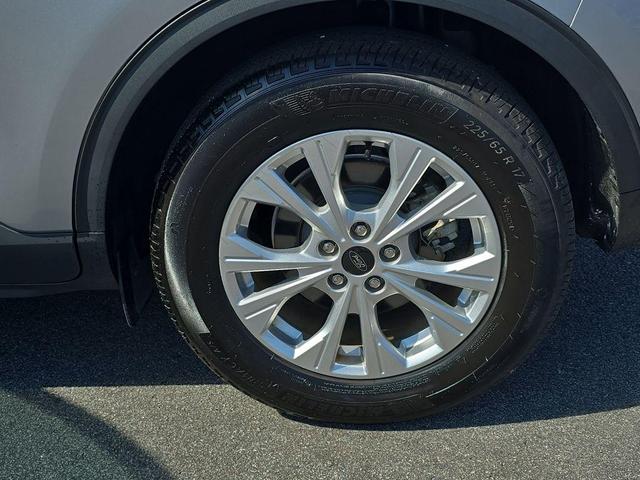 Photo of 2023 Iconic Silver Metallic Ford Escape