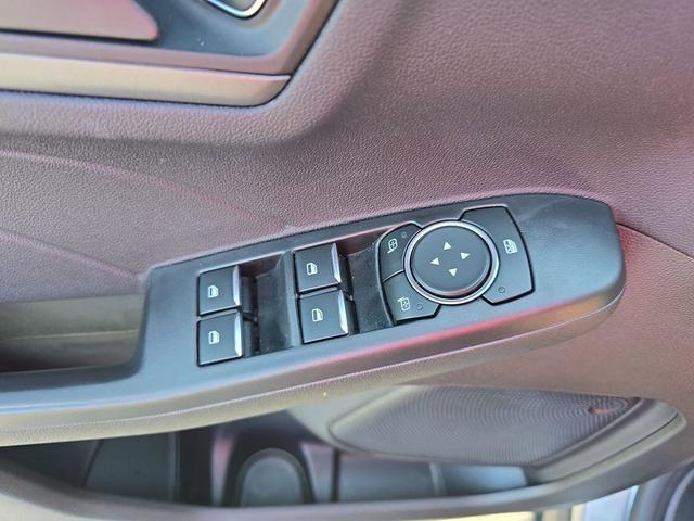 Photo of 2023 Iconic Silver Metallic Ford Escape