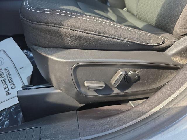 Photo of 2023 Iconic Silver Metallic Ford Escape