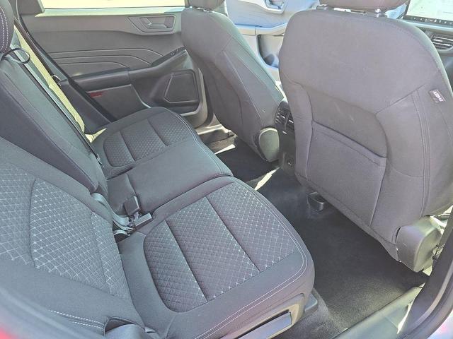 Photo of 2023 Iconic Silver Metallic Ford Escape