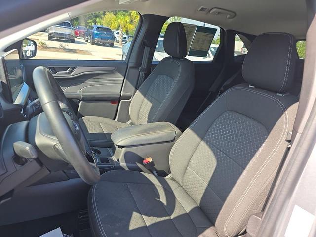 Photo of 2023 Iconic Silver Metallic Ford Escape