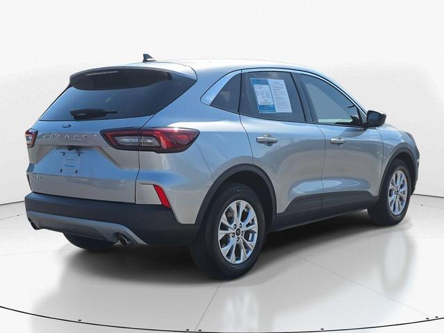 Photo of 2023 Iconic Silver Metallic Ford Escape