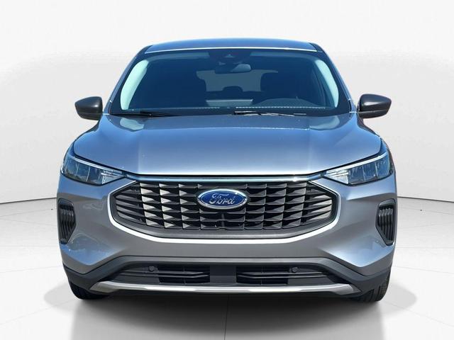 Photo of 2023 Iconic Silver Metallic Ford Escape