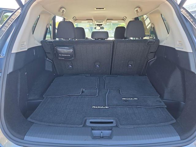 Photo of 2025 Gun Metallic Nissan Rogue