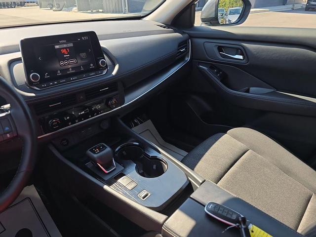 Photo of 2025 Gun Metallic Nissan Rogue