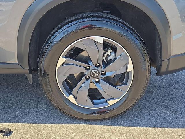 Photo of 2025 Gun Metallic Nissan Rogue