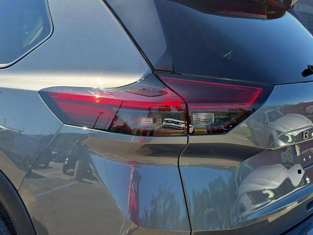 Photo of 2025 Gun Metallic Nissan Rogue