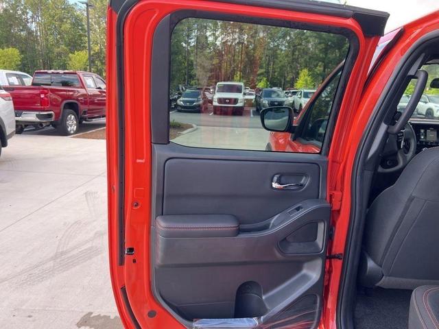 Photo of 2025 Afterburn Orang Nissan Frontier