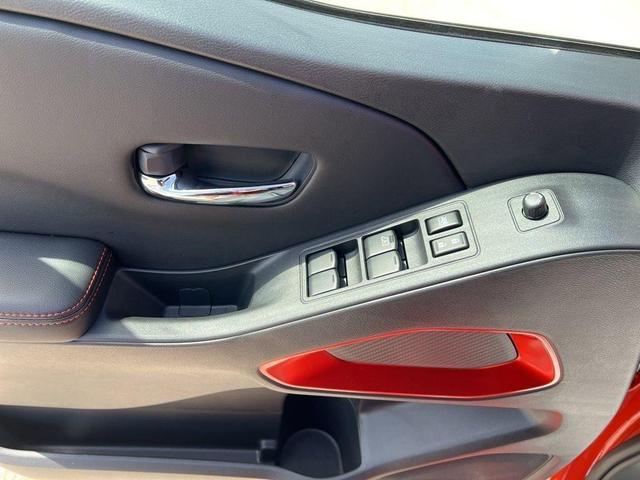 Photo of 2025 Afterburn Orang Nissan Frontier