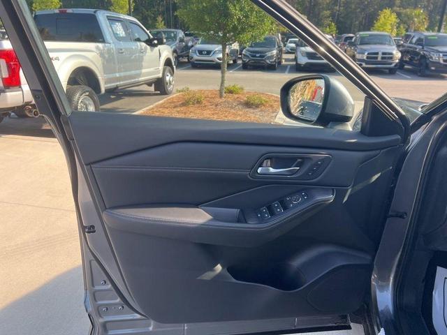 Photo of 2025 Gun Metallic Nissan Rogue