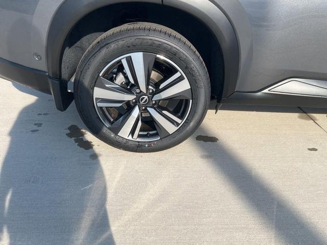 Photo of 2025 Gun Metallic Nissan Rogue