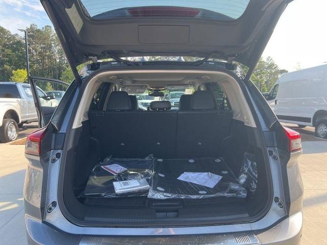 Photo of 2025 Gun Metallic Nissan Rogue