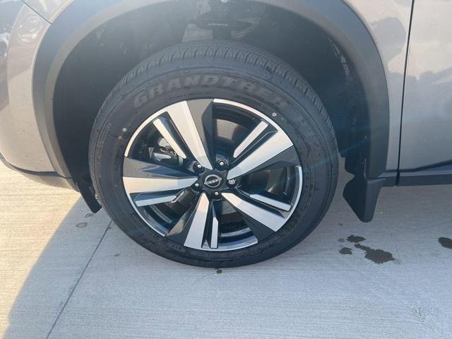 Photo of 2025 Gun Metallic Nissan Rogue