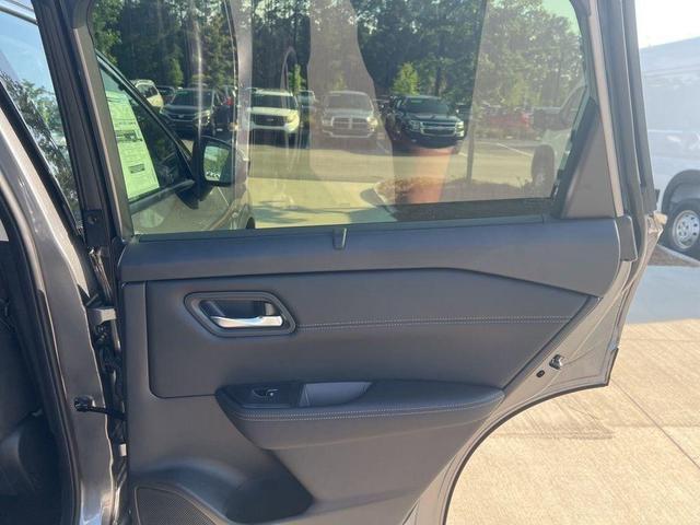 Photo of 2025 Gun Metallic Nissan Rogue