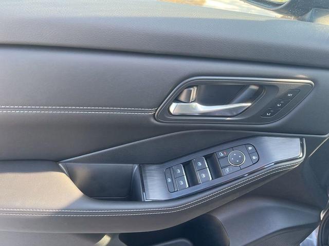 Photo of 2025 Gun Metallic Nissan Rogue