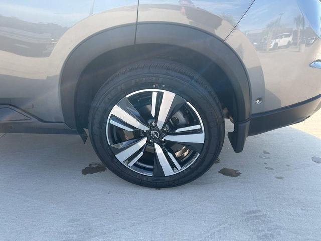 Photo of 2025 Gun Metallic Nissan Rogue