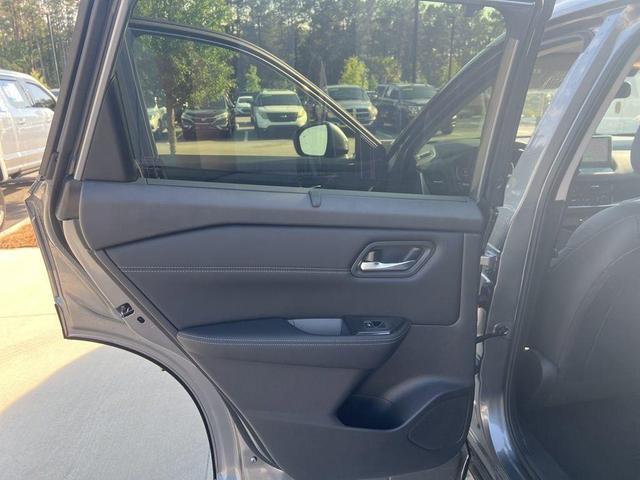 Photo of 2025 Gun Metallic Nissan Rogue