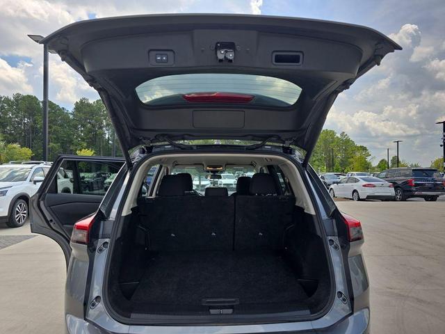 Photo of 2024 Gun Metallic Nissan Rogue