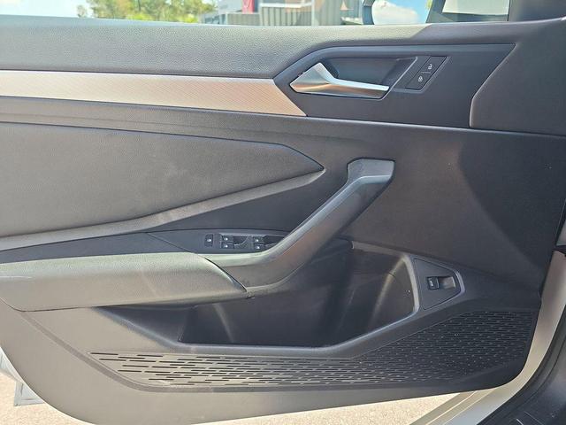 Photo of 2019 Pure White Volkswagen Jetta