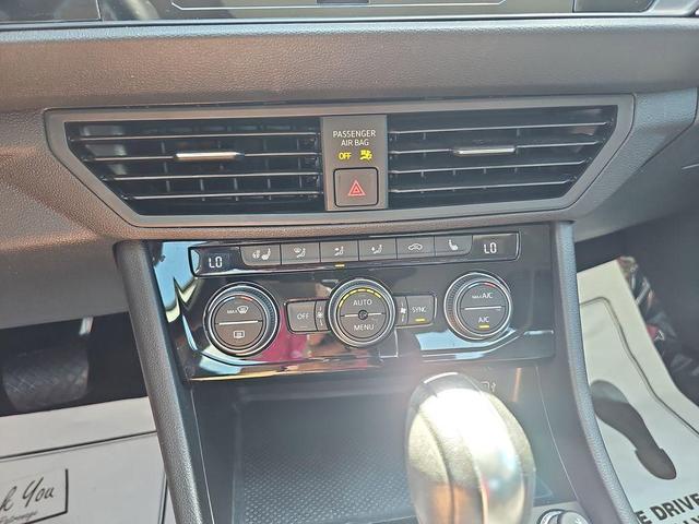 Photo of 2019 Pure White Volkswagen Jetta