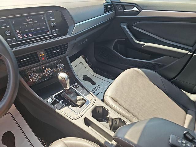 Photo of 2019 Pure White Volkswagen Jetta
