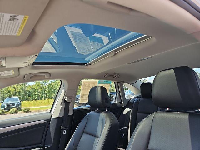 Photo of 2019 Pure White Volkswagen Jetta
