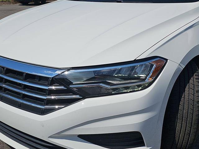 Photo of 2019 Pure White Volkswagen Jetta