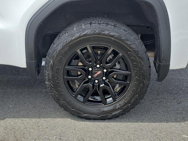 Photo of 2021 White GMC Sierra 1500