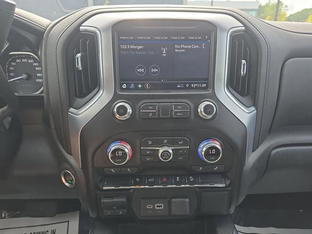 Photo of 2021 White GMC Sierra 1500