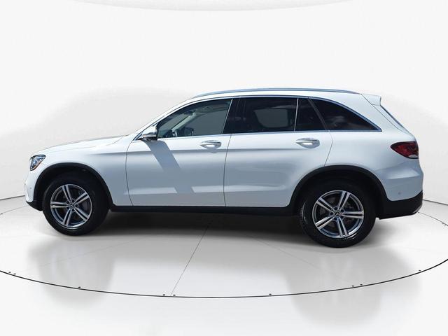 Photo of 2022 Polar White Mercedes-Benz GLC 300