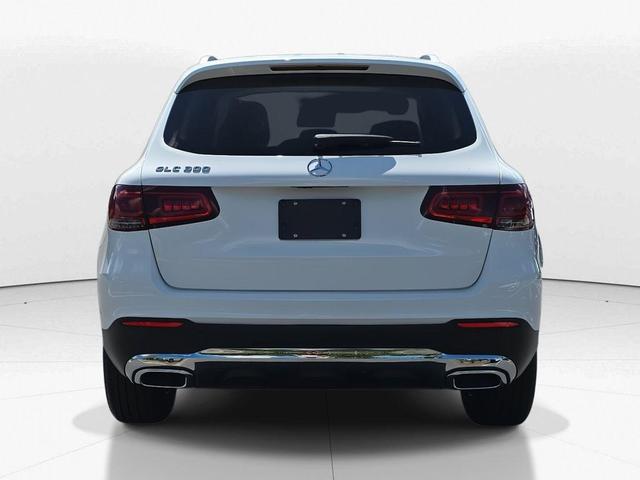 Photo of 2022 Polar White Mercedes-Benz GLC 300