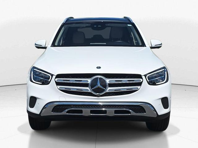 Photo of 2022 Polar White Mercedes-Benz GLC 300