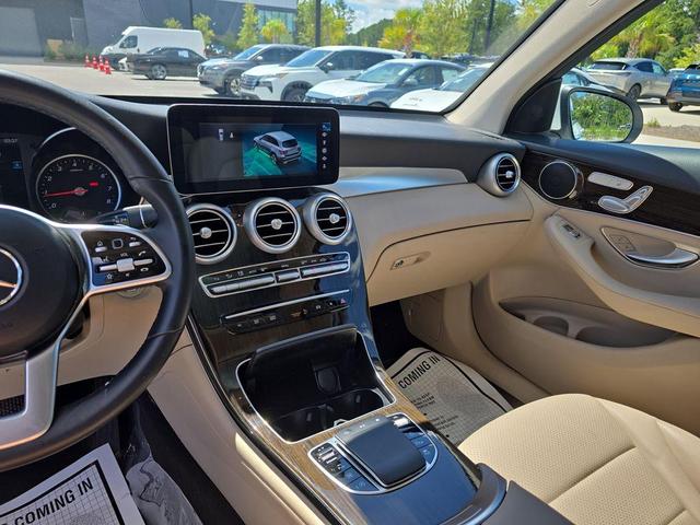 Photo of 2022 Polar White Mercedes-Benz GLC 300