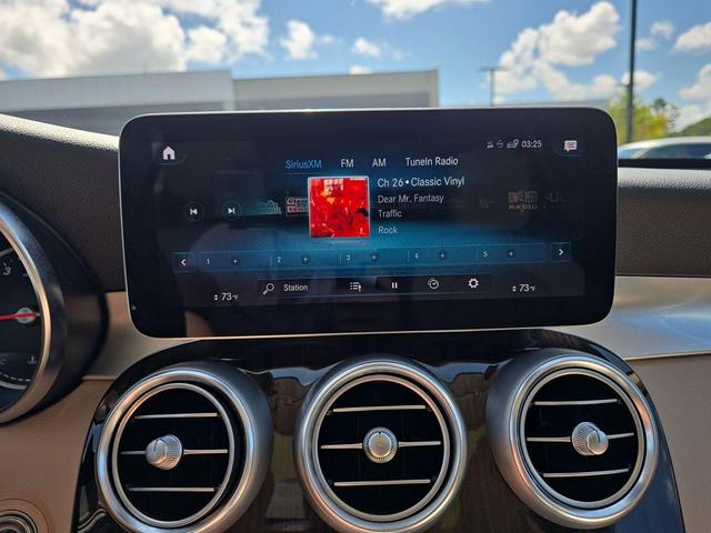 Photo of 2022 Polar White Mercedes-Benz GLC 300