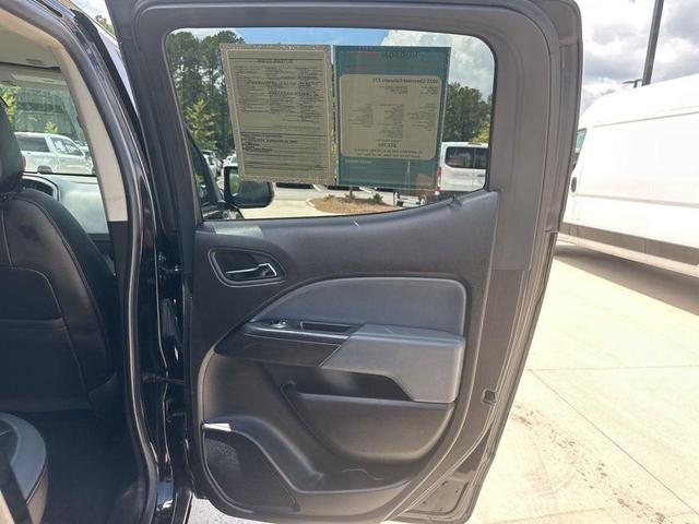 Photo of 2021 Black Chevrolet Colorado