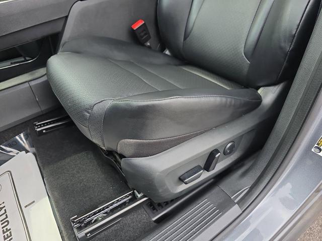Photo of 2023 Gun Metallic Nissan Rogue