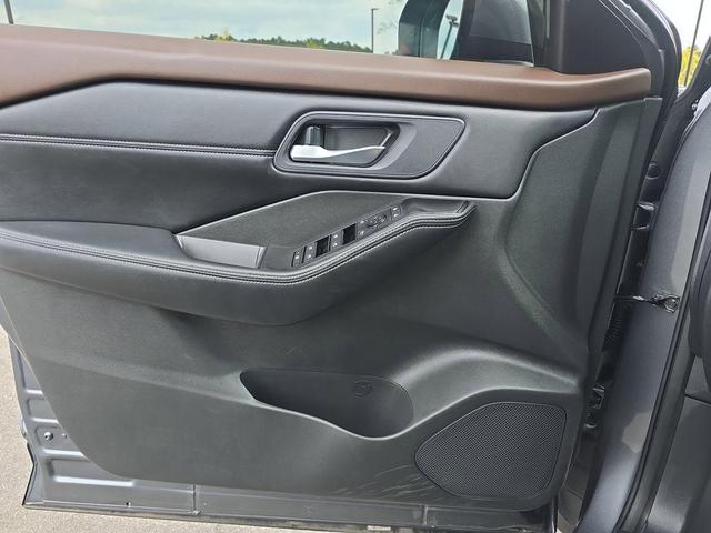 Photo of 2023 Gun Metallic Nissan Rogue