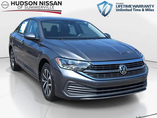 Photo of 2024 Platinum Gray Metallic Volkswagen Jetta