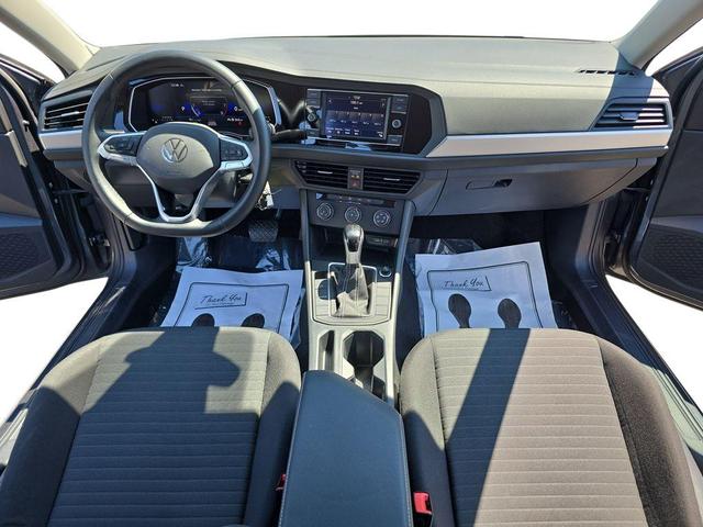 Photo of 2024 Platinum Gray Metallic Volkswagen Jetta