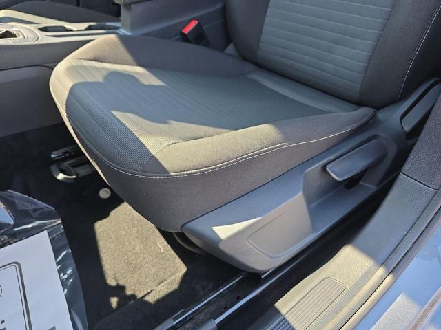 Photo of 2024 Platinum Gray Metallic Volkswagen Jetta
