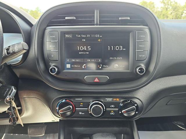 Photo of 2024 Snow White Pearl Kia Soul