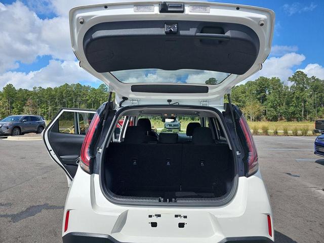 Photo of 2024 Snow White Pearl Kia Soul