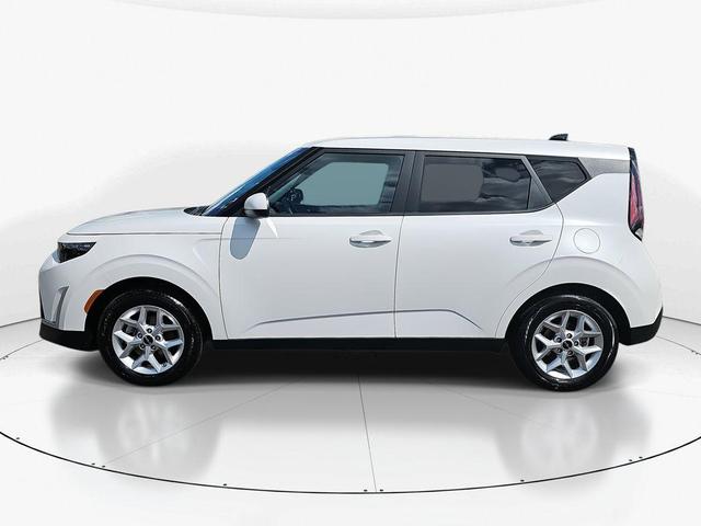Photo of 2024 Snow White Pearl Kia Soul