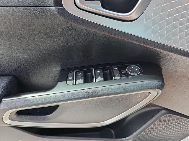 Photo of 2024 Snow White Pearl Kia Soul