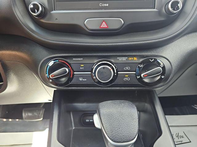 Photo of 2024 Snow White Pearl Kia Soul