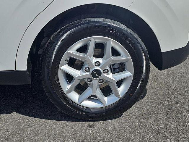 Photo of 2024 Snow White Pearl Kia Soul