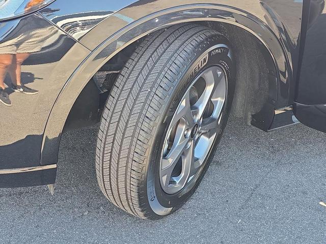 Photo of 2023 Black Metallic Ford Escape