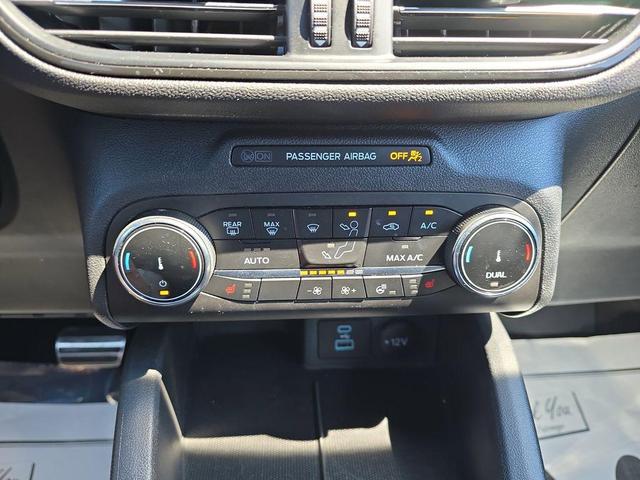 Photo of 2023 Black Metallic Ford Escape